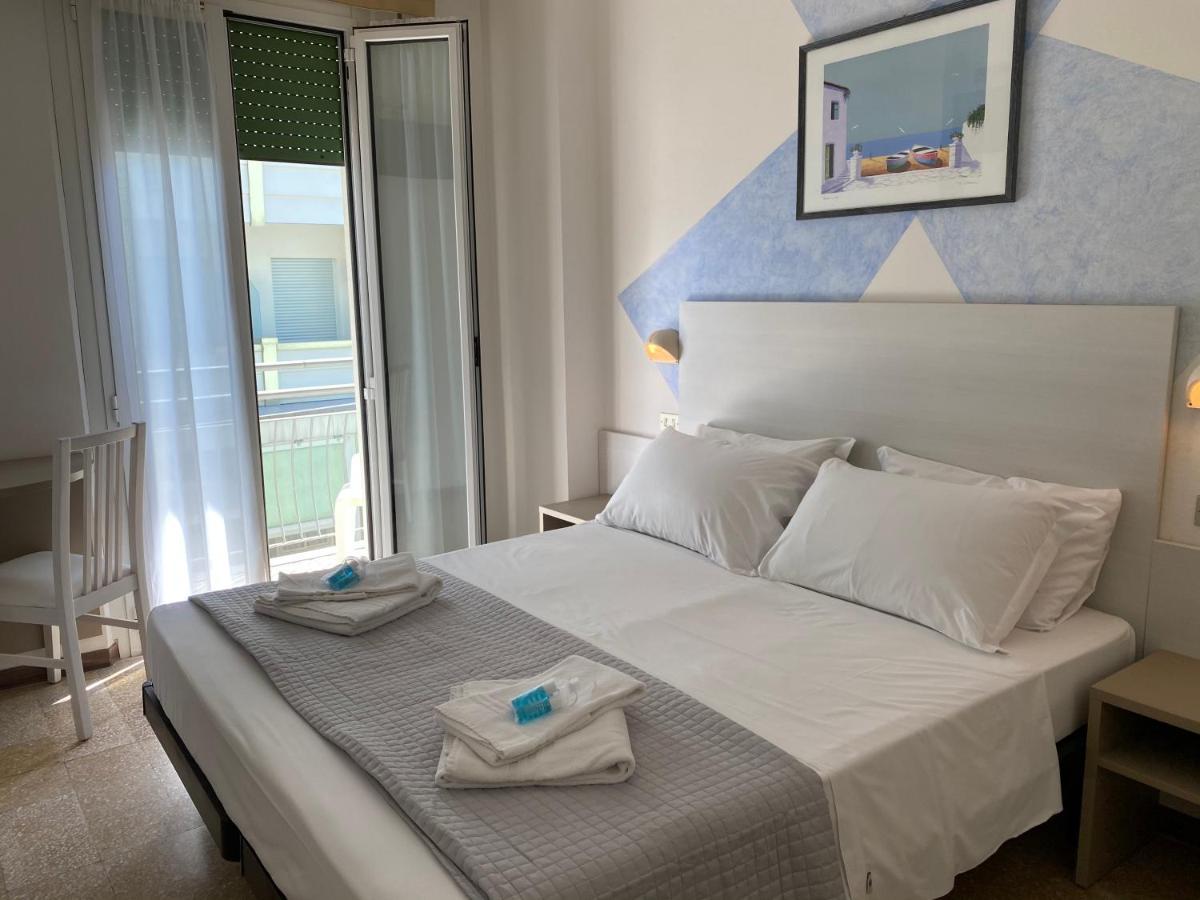 Alevon Hotel Rimini Exterior photo
