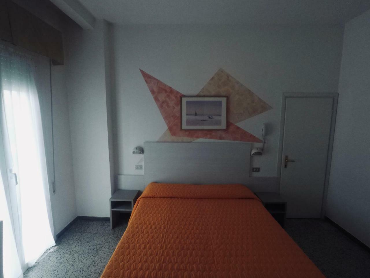 Alevon Hotel Rimini Exterior photo