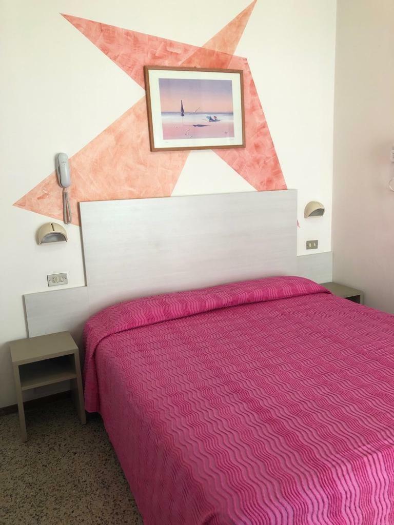 Alevon Hotel Rimini Exterior photo