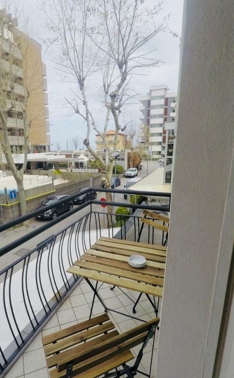 Alevon Hotel Rimini Exterior photo