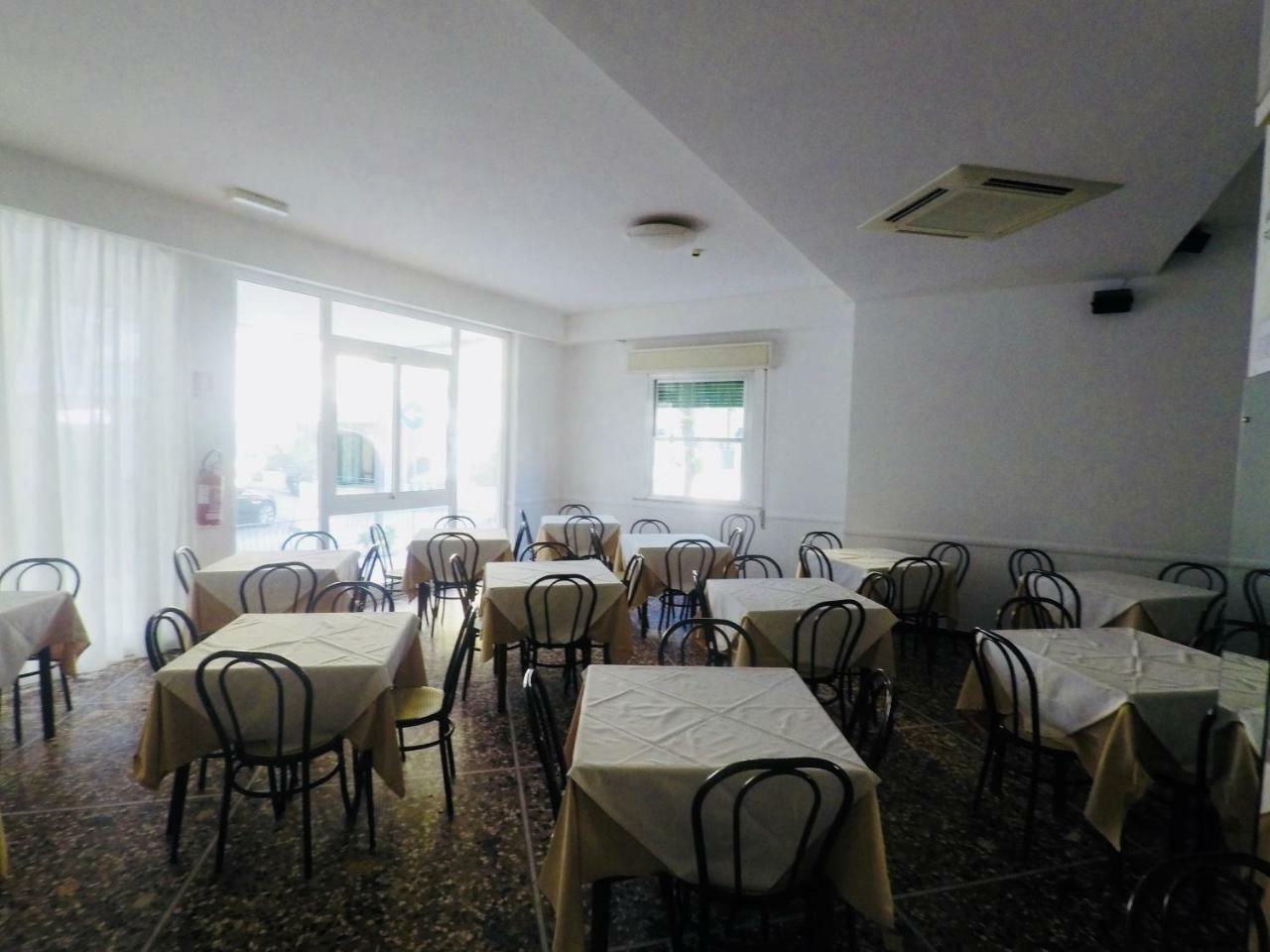 Alevon Hotel Rimini Exterior photo